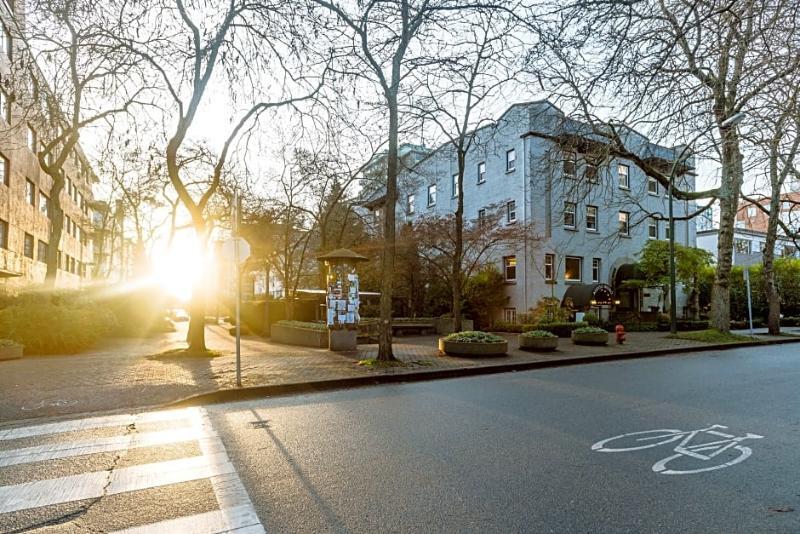 The Buchan Hotel Vancouver Exterior foto